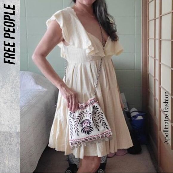 FREE PEOPLE EMILIE EMBROIDERED CROSSBODY BAG IN WHITE NEW STUNNING - Picture 1 of 7